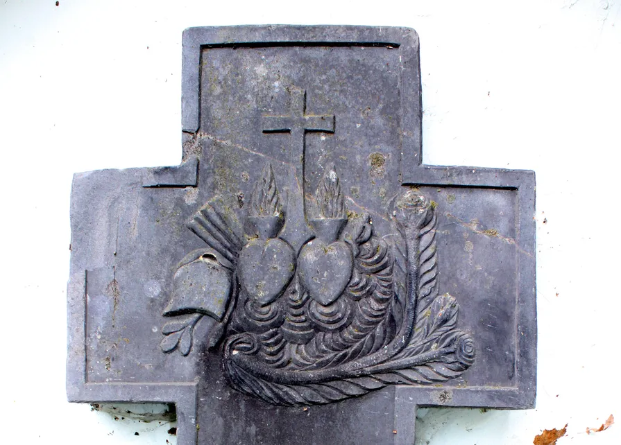 Croix funéraire Ⓒ 2024 CC BY-NC 4.0 Gilles Pirlot de Corbion