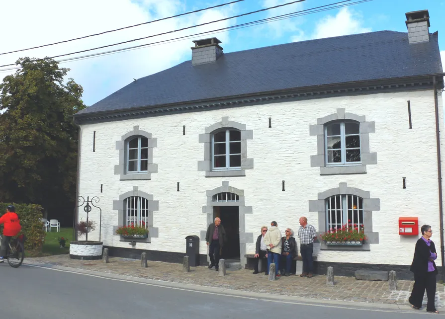 Invités à l'inauguration officielle de la Blanche Maison, le 13 septembre 2025, au terme de la seconde visite guidée. Ⓒ 2026 CC BY-NC 4.0 Didier Misson