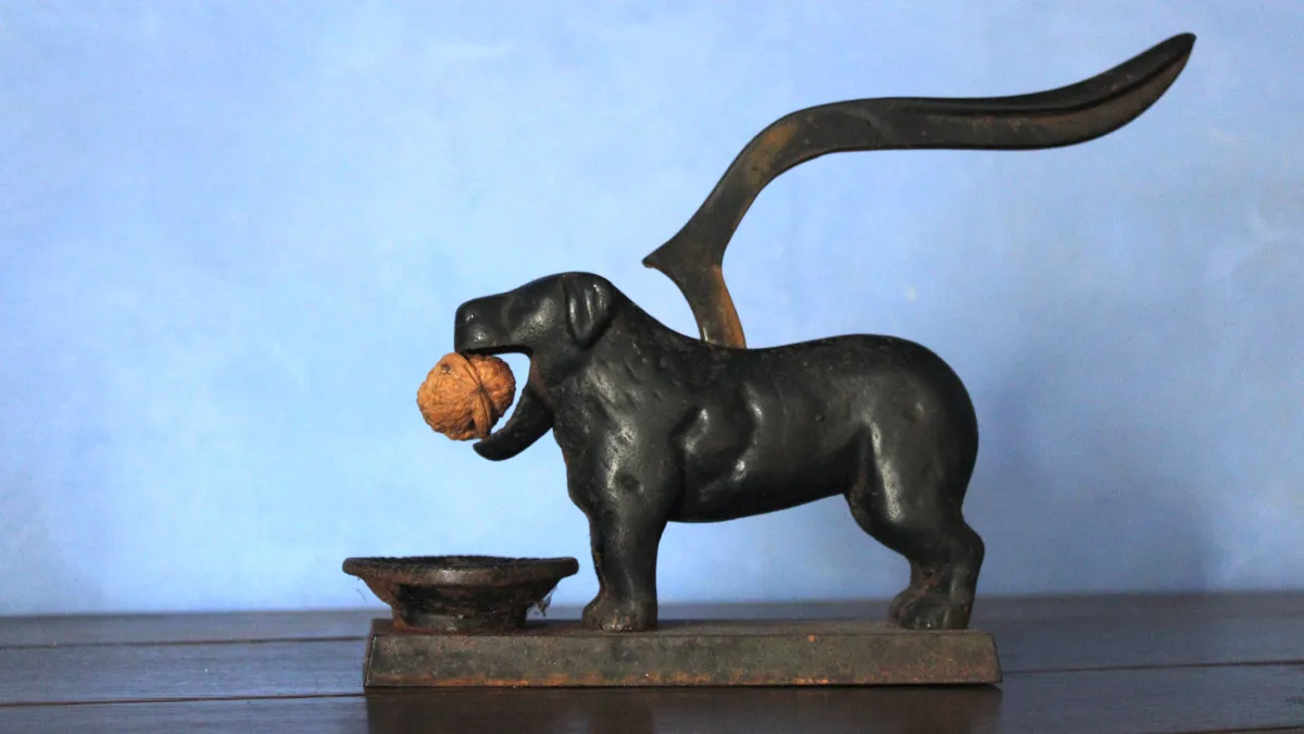 Témoins d'un art de vivre aujourd'hui disparu, les ustensiles de la Blanche Maison sont façonnés par des artisans ingénieux et talentueux.