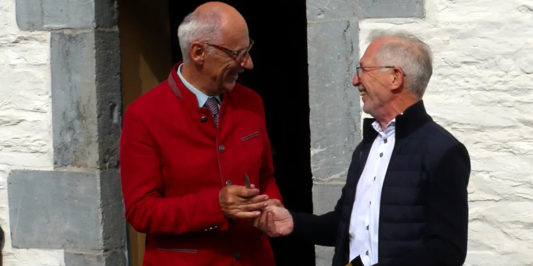 Gilles Pirlot de Corbion et Jean-Pierre Dardenne devant la Blanche Maison